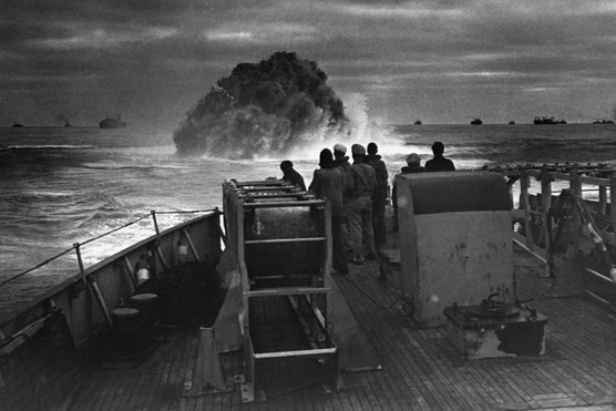 The US cutter Spencer attacks U-boat U-175