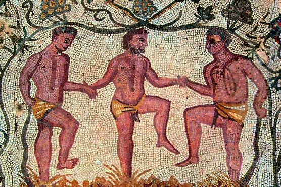This 2nd-century AD Roman mosaic from Mérida’s Casa del Anfiteatro depicts workers treading grapes to make wine. Scenes like this captured the rhythms of daily life across the Roman world, celebrating both agricultural labour and the pleasures of wine culture.