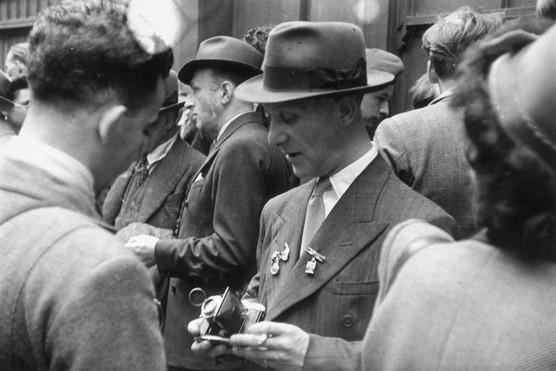 A Black Market camera seller