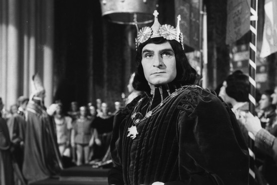 Laurence Olivier plays Richard III in the 1955 film adaptation of Shakespeare's play. In it, the controversial monarch is damned as everything from a "bottled spider" and "lump of foul deformity" to a "poisonous bunch-backed toad". (Picture Post/Hulton Archive/Getty Images) Laurence Olivier plays Richard III in the 1955 film adaptation of Shakespeare's play. In it, the controversial monarch is damned as everything from a "bottled spider" and "lump of foul deformity" to a "poisonous bunch-backed toad". (Picture Post/Hulton Archive/Getty Images)